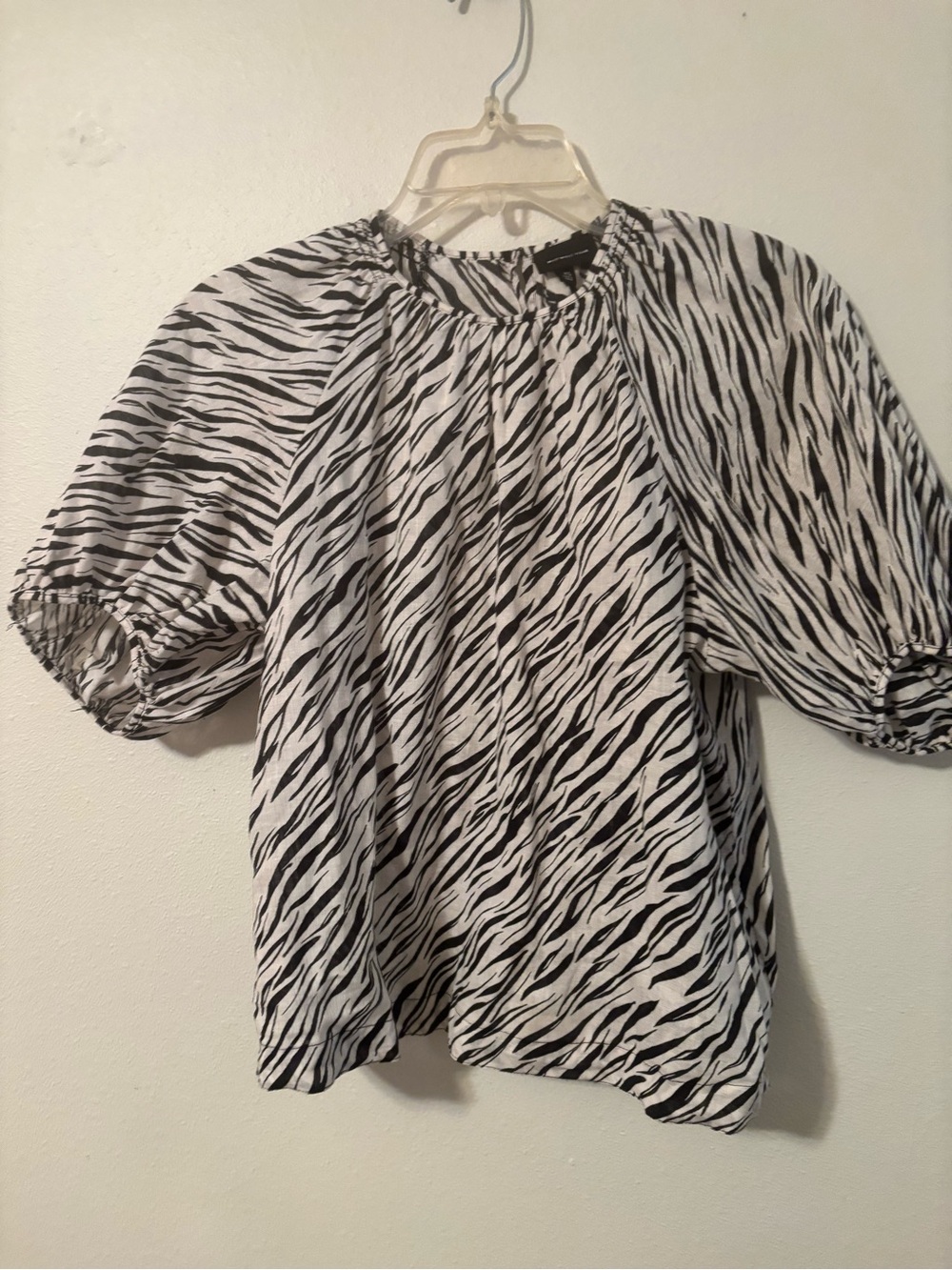 Black & White Zebra Print Women’s Blouse who what wear size xs cotton linen